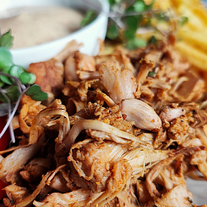 Gyros z trhaného jackfruitu je skvělý!